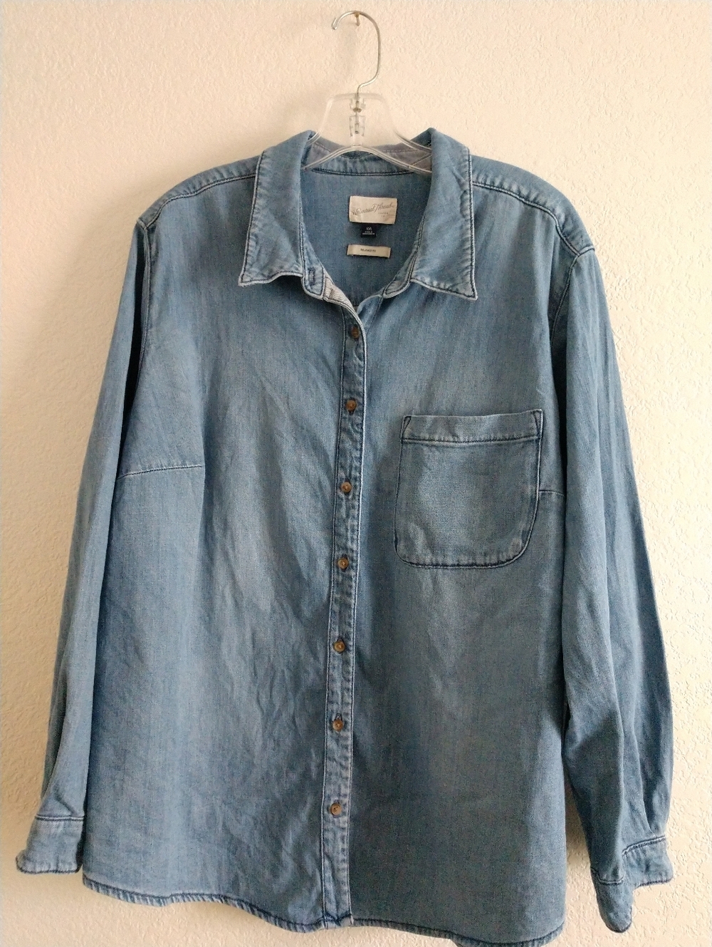 Universal Thread Women's Blue Denim Shirt Relaxed Fit Long Sleeve XXL Chest 46"